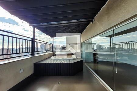Apartamento à venda com 180m², 2 quartos e 3 vagas Apartamento à venda com 180m², 2 quartos e 3 vagasVaranda sala de entretenimento