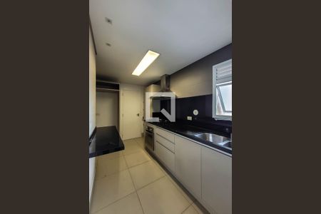 Apartamento à venda com 180m², 2 quartos e 3 vagas Apartamento à venda com 180m², 2 quartos e 3 vagasCozinha