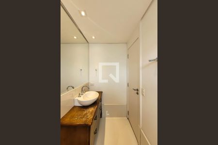 Apartamento à venda com 180m², 2 quartos e 3 vagas Apartamento à venda com 180m², 2 quartos e 3 vagasBanheiro Suíte 1