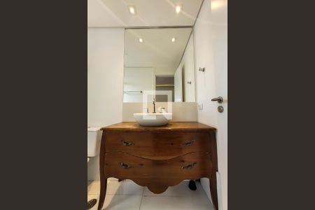 Apartamento à venda com 180m², 2 quartos e 3 vagas Apartamento à venda com 180m², 2 quartos e 3 vagasBanheiro Suíte 1