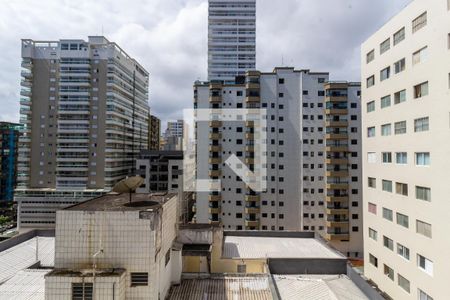 Vista da sala/quarto de casa para alugar com 1 quarto, 37m² em Canto do Forte, Praia Grande
