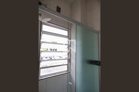 Banheiro de kitnet/studio para alugar com 1 quarto, 35m² em José Menino, Santos