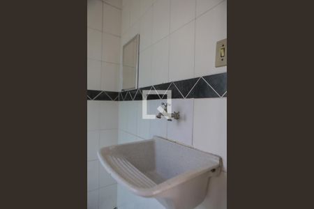 Banheiro de kitnet/studio para alugar com 1 quarto, 35m² em José Menino, Santos