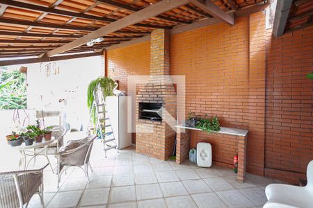 Casa à venda com 525m², 3 quartos e 3 vagasQuintal 