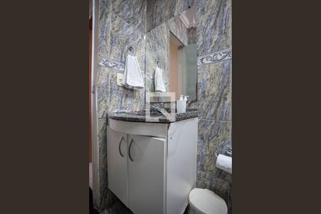 Casa à venda com 525m², 3 quartos e 3 vagasBanheiro social 