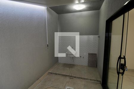 Casa à venda com 120m², 2 quartos e 1 vagaÁrea de Serviço