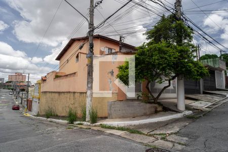 Casa para alugar com 125m², 2 quartos e 2 vagasFachada