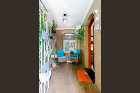 Casa à venda com 300m², 3 quartos e 5 vagasÁrea de Entrada