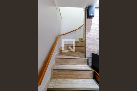 Casa à venda com 300m², 3 quartos e 5 vagasEscada Quartos