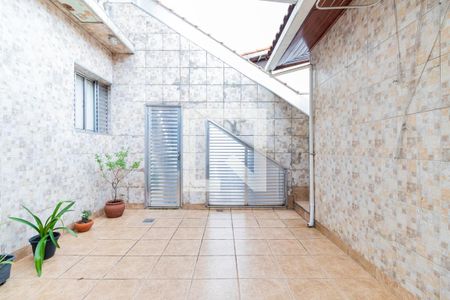 Casa à venda com 207m², 3 quartos e 2 vagas Casa à venda com 207m², 3 quartos e 2 vagasQuintal/Lavanderia
