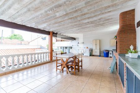 Casa à venda com 207m², 3 quartos e 2 vagas Casa à venda com 207m², 3 quartos e 2 vagasVaranda - Churrasqueira