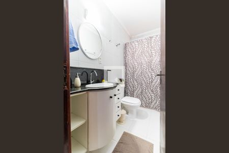 Casa à venda com 207m², 3 quartos e 2 vagas Casa à venda com 207m², 3 quartos e 2 vagasBanheiro