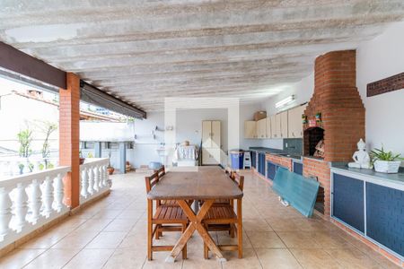 Casa à venda com 207m², 3 quartos e 2 vagas Casa à venda com 207m², 3 quartos e 2 vagasVaranda - Churrasqueira