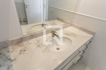 Apartamento para alugar com 182m², 3 quartos e 4 vagasDetalhe do Banheiro da Suite