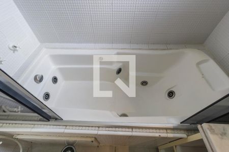 Apartamento para alugar com 182m², 3 quartos e 4 vagasDetalhe do Banheiro da Suite