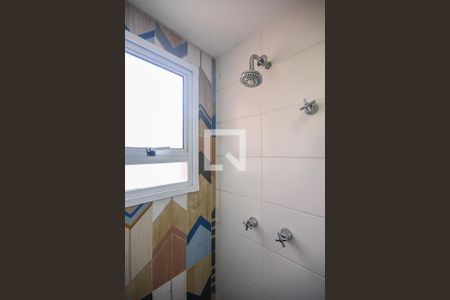 Apartamento à venda com 59m², 2 quartos e 1 vagaChuveiro do banheiro da suíte 1 