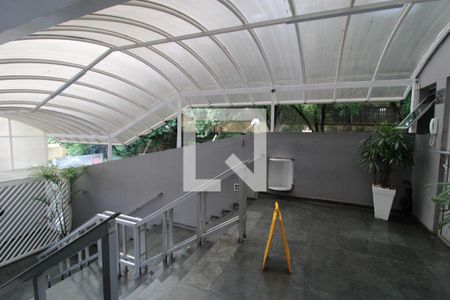 Apartamento à venda com 75m², 2 quartos e 1 vagaEntrada