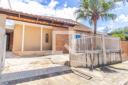 Casa para alugar com 163m², 3 quartos e 1 vaga Casa para alugar com 163m², 3 quartos e 1 vagaFachada