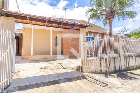 Casa para alugar com 163m², 3 quartos e 1 vaga Casa para alugar com 163m², 3 quartos e 1 vagaFachada