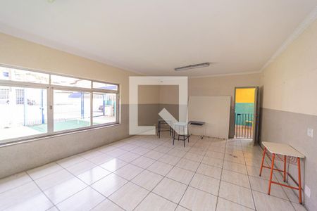 Casa para alugar com 8 quartos, 300m² em Engenheiro Goulart, São Paulo