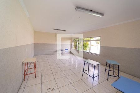 Casa para alugar com 8 quartos, 300m² em Engenheiro Goulart, São Paulo