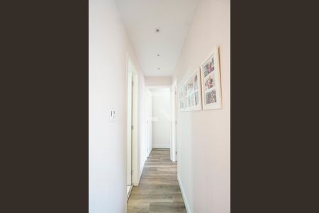 Apartamento à venda com 60m², 2 quartos e 1 vaga Apartamento à venda com 60m², 2 quartos e 1 vagaCorredor dos quartos