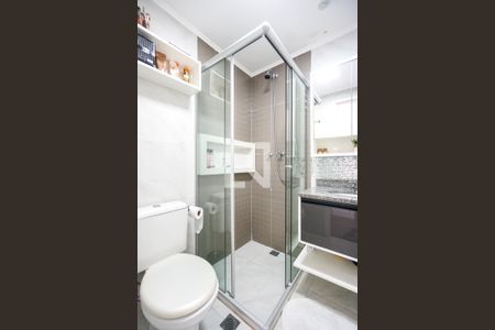 Apartamento à venda com 60m², 2 quartos e 1 vaga Apartamento à venda com 60m², 2 quartos e 1 vagaBanheiro da suíte