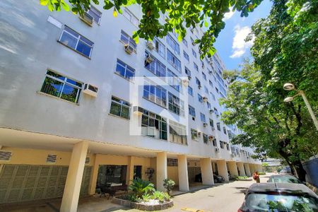 Apartamento para alugar com 90m², 2 quartos e 1 vagaFachada