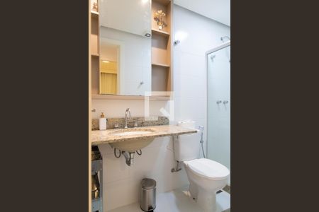 Apartamento para alugar com 62m², 2 quartos e 2 vagas Apartamento para alugar com 62m², 2 quartos e 2 vagasBanheiro social