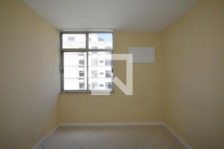 Quarto 1 de apartamento para alugar com 2 quartos, 65m² em Praça Seca, Rio de Janeiro