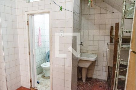Casa à venda com 145m², 4 quartos e 1 vagaÁrea de serviço