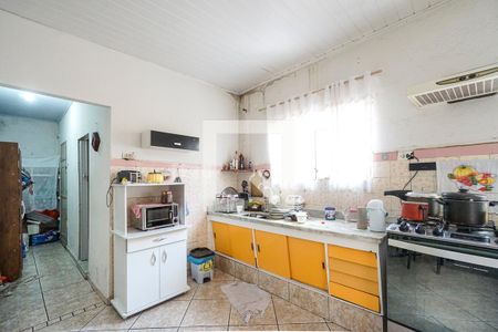 Casa de condomínio à venda com 302m², 5 quartos e sem vaga Casa de condomínio à venda com 302m², 5 quartos e sem vagaCopa e cozinha