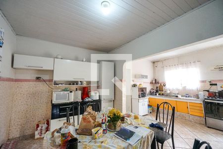 Casa de condomínio à venda com 302m², 5 quartos e sem vaga Casa de condomínio à venda com 302m², 5 quartos e sem vagaCopa e cozinha