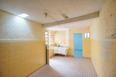 Casa de condomínio à venda com 302m², 5 quartos e sem vaga Casa de condomínio à venda com 302m², 5 quartos e sem vagaSala e cozinha casa 2