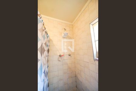 Casa de condomínio à venda com 302m², 5 quartos e sem vaga Casa de condomínio à venda com 302m², 5 quartos e sem vagaChuveiro