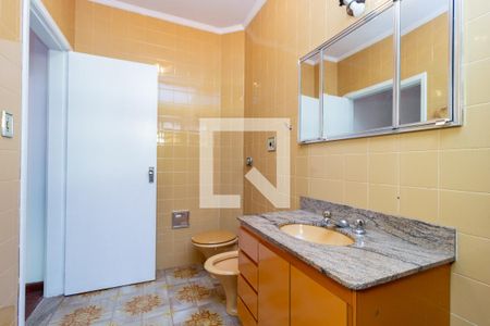 Casa à venda com 209m², 3 quartos e 2 vagas Casa à venda com 209m², 3 quartos e 2 vagasBanheiro - Social
