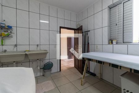 Casa à venda com 320m², 4 quartos e 3 vagasLavanderia