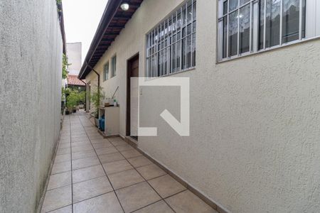 Casa à venda com 320m², 4 quartos e 3 vagasCorredor Lateral