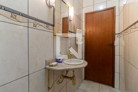 Casa à venda com 320m², 4 quartos e 3 vagasBanheiro 1