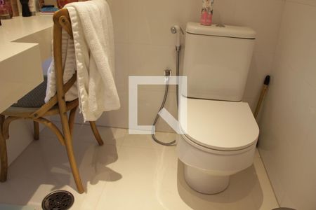 Apartamento à venda com 150m², 4 quartos e 2 vagasBanheiro da Suíte 1