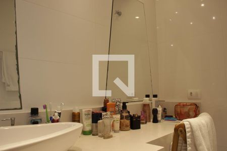 Apartamento à venda com 150m², 4 quartos e 2 vagasBanheiro da Suíte 1