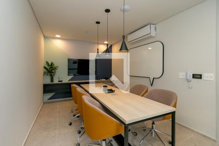 Studio para alugar com 25m², 1 quarto e sem vaga Studio para alugar com 25m², 1 quarto e sem vagaSala de Reuniões