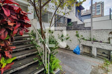 Entrada Garagem de casa para alugar com 3 quartos, 190m² em Vila Mariana, São Paulo