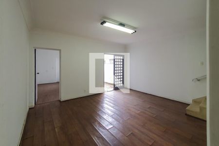 Casa para alugar com 190m², 3 quartos e 3 vagas Casa para alugar com 190m², 3 quartos e 3 vagasSala 2