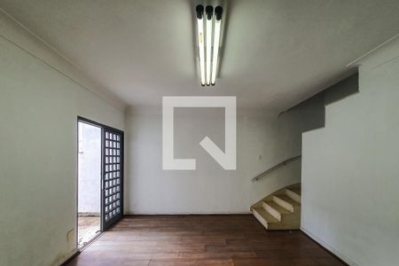 Casa para alugar com 190m², 3 quartos e 3 vagas Casa para alugar com 190m², 3 quartos e 3 vagasSala 2