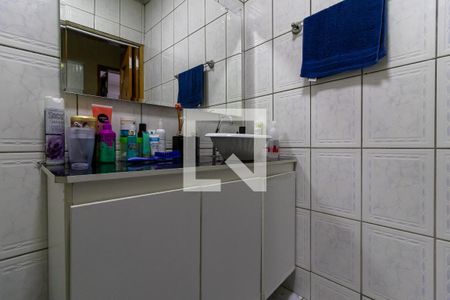 Casa à venda com 180m², 5 quartos e sem vagaBanheiro - Casa 01