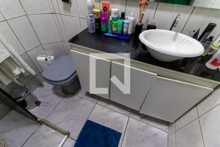 Casa à venda com 180m², 5 quartos e sem vagaBanheiro - Casa 01