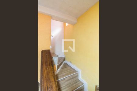 Escada de casa à venda com 2 quartos, 130m² em Jardim Marek, Santo André