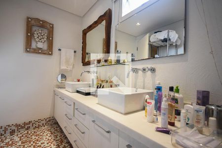 Apartamento para alugar com 220m², 5 quartos e 4 vagasBanheiro suíte 4