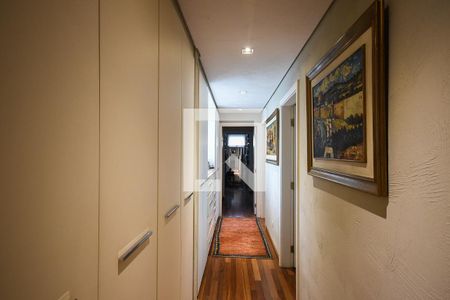 Apartamento para alugar com 220m², 5 quartos e 4 vagasCorredor